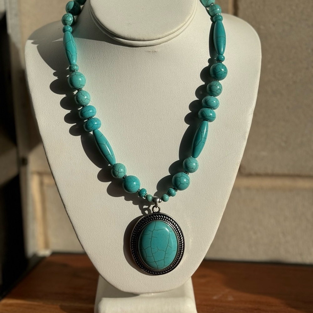 NECKLACE - Picture 8 of 14